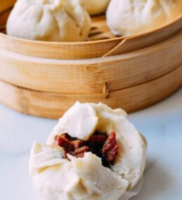 Pãezinhos Chineses no Vapor com Recheio de Porco BBQ (Char Siu Bao)